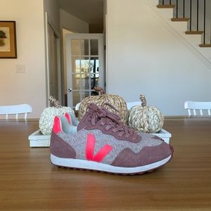 Veja Sneakers, size 38